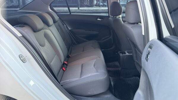 408 Allure Hdi 1.6 - Image 15